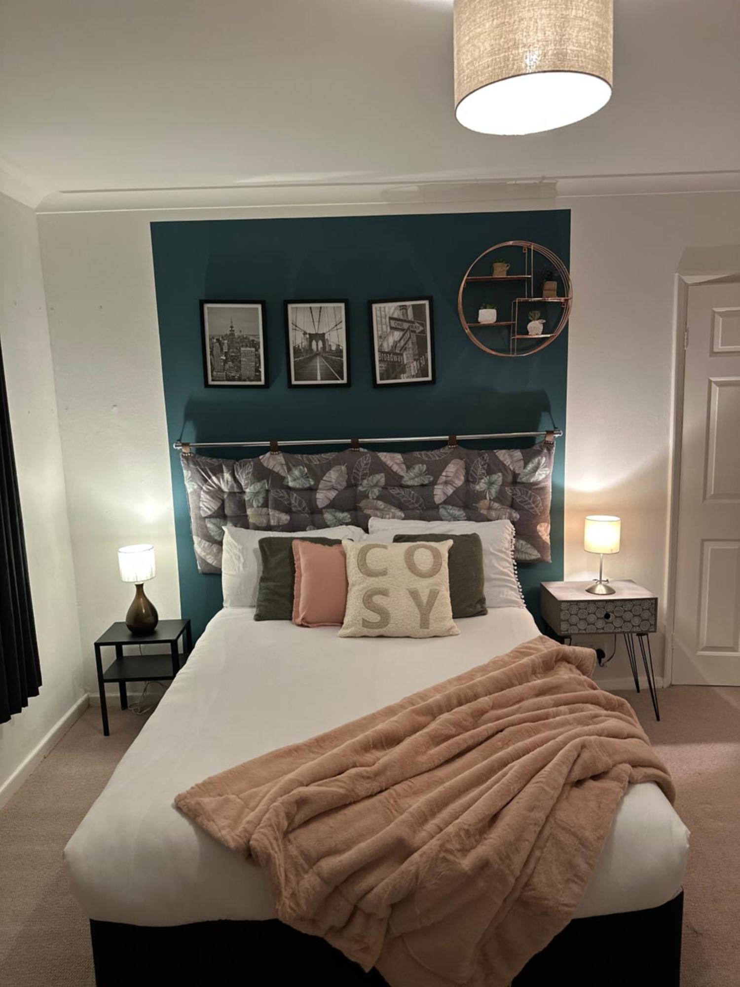 Spacious 4 Bed Home Near Nec, Jlr & Airport Parking For 3 Cars Ideal For Contractors! Солихъл Екстериор снимка